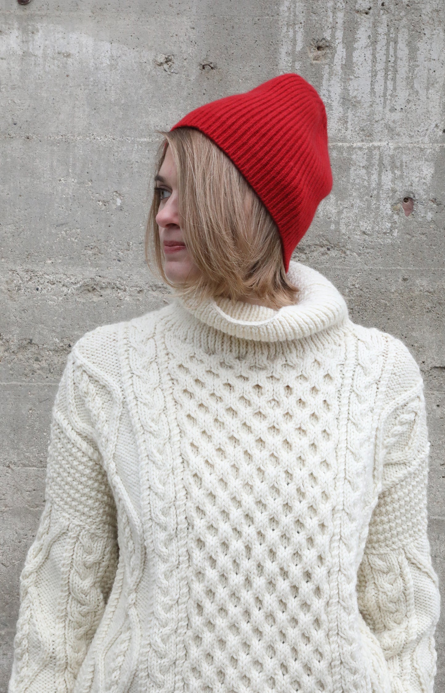 Red Ribbed Cashmere Cap