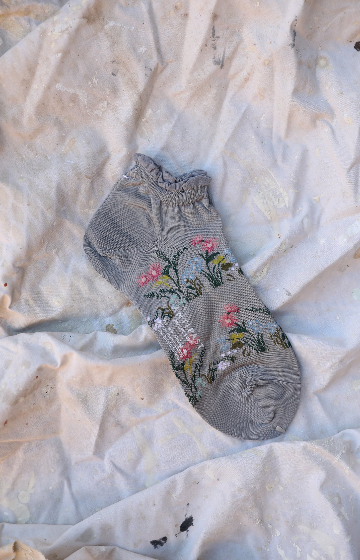 Grey Wild Flowers Ankle Socks