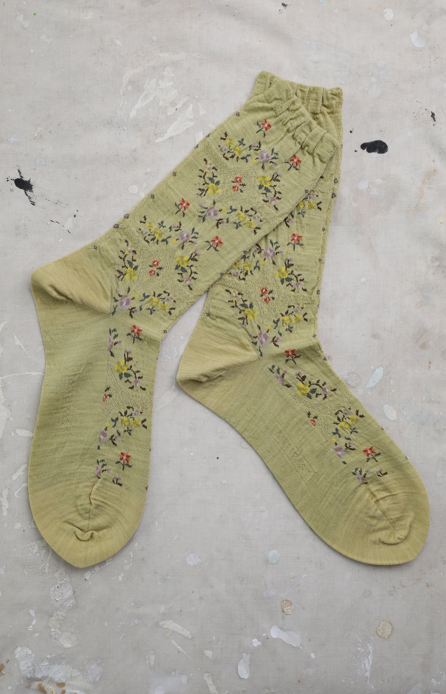 Lime Rose Wall Socks