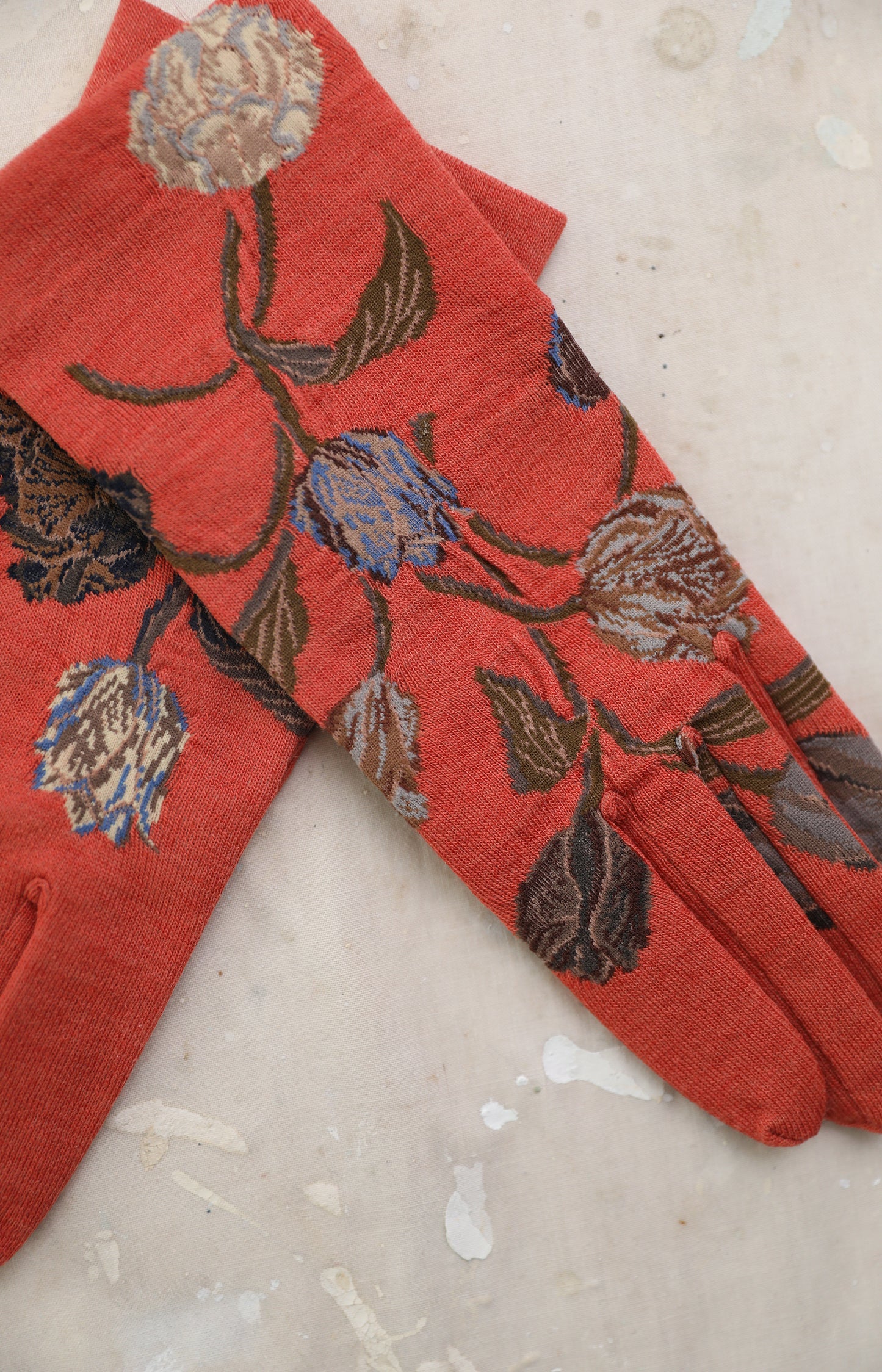 Coral Tulip Gloves