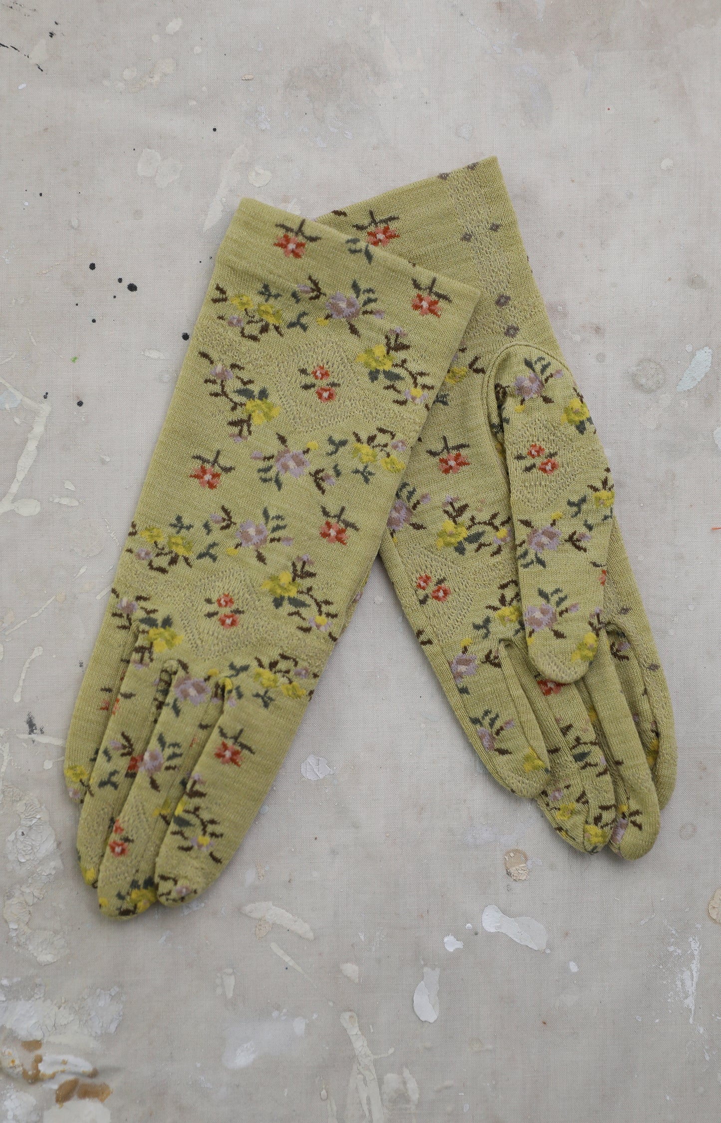 Lime Rose Gloves