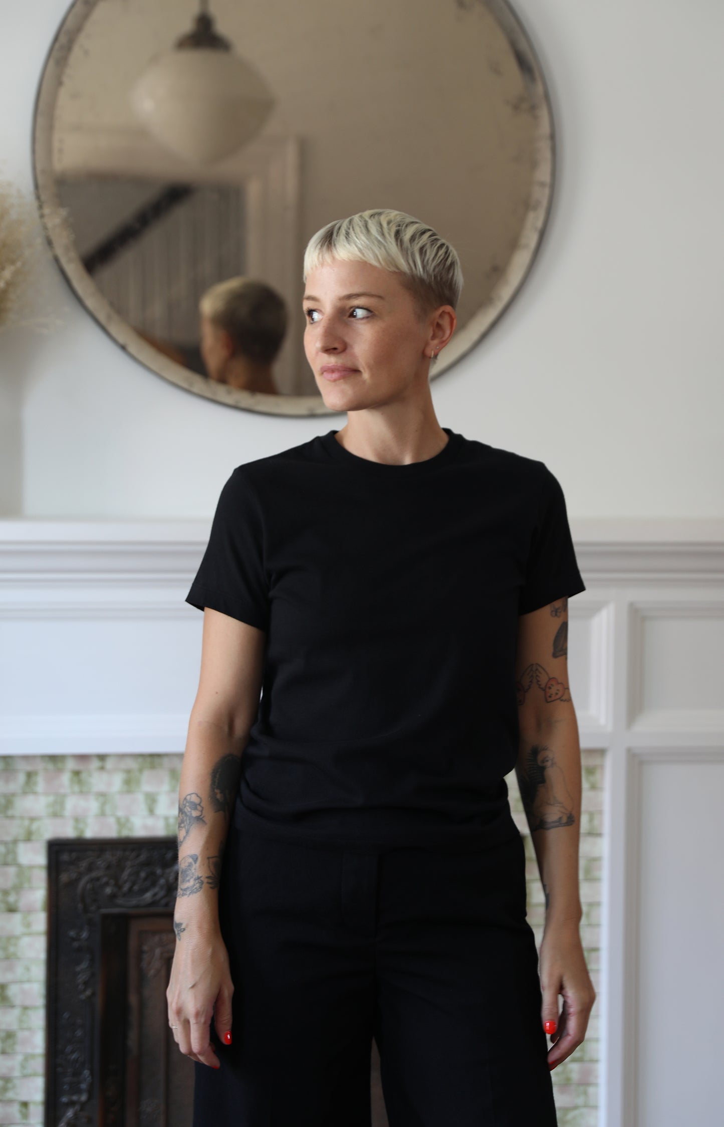 Black Seamless Crew Neck Tee