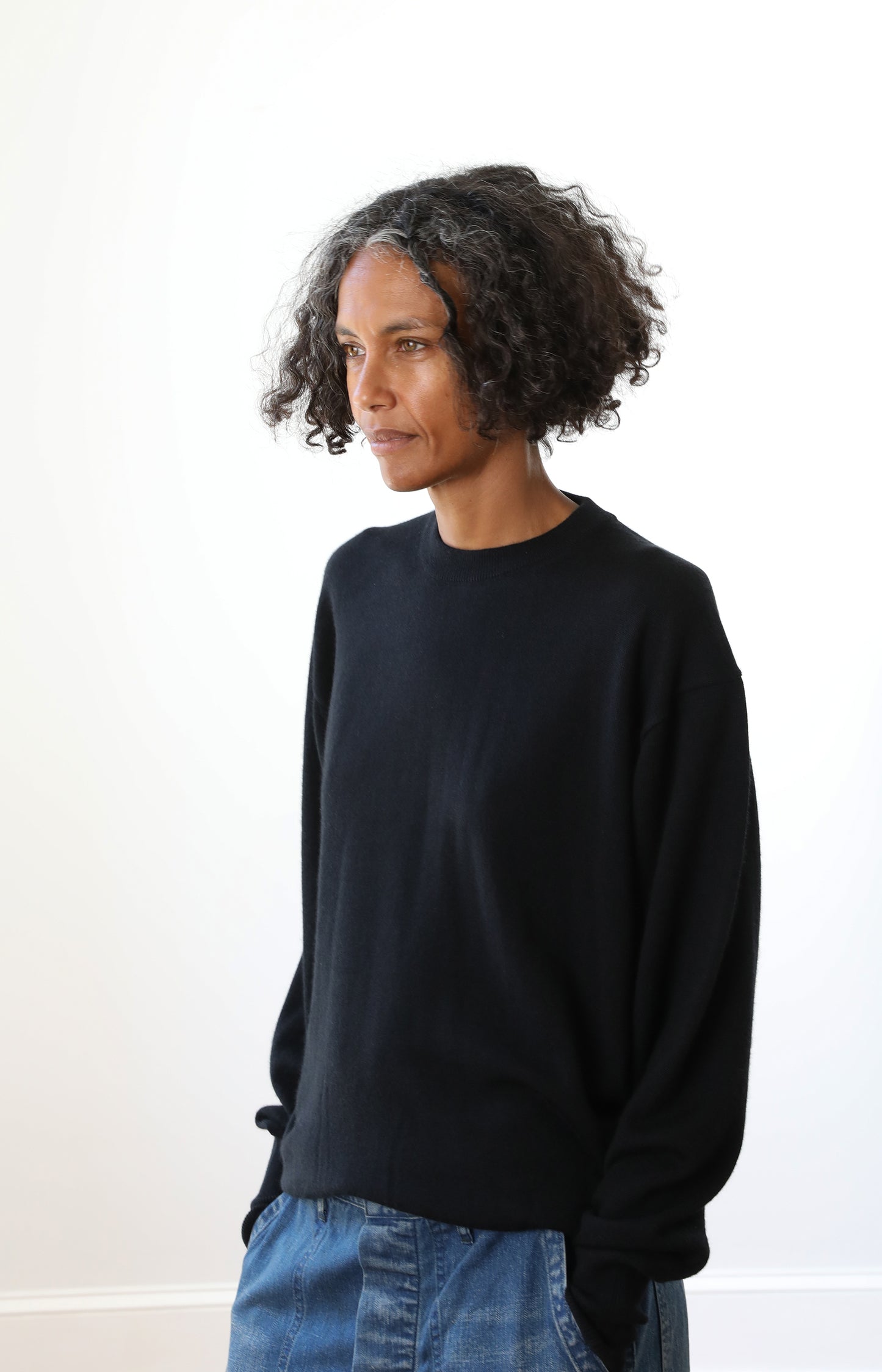 Black Cashmere Crewneck Sweater