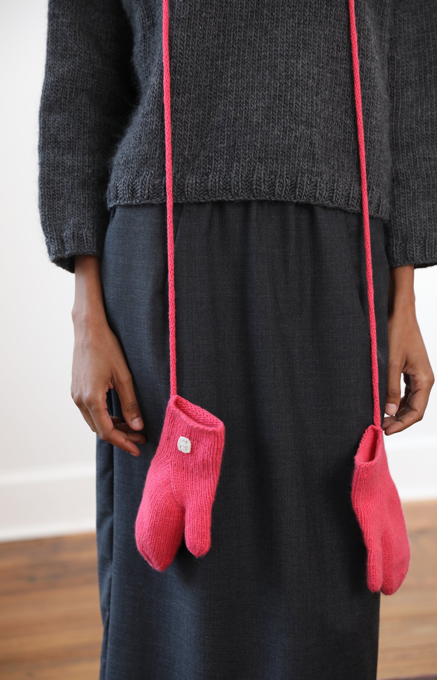 Coral Presina Mittens