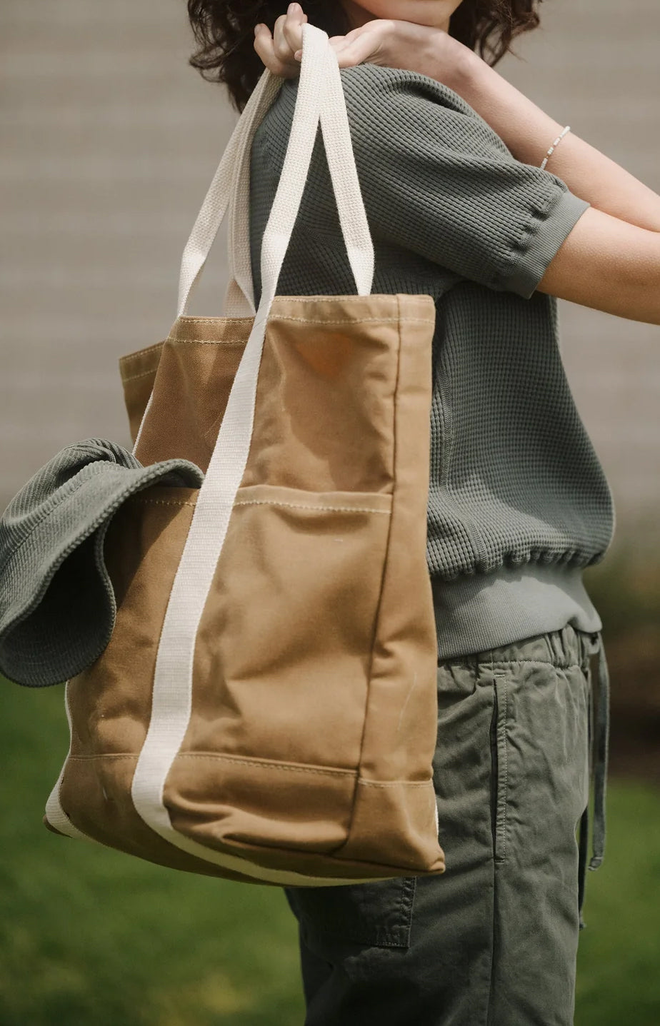 Field Utility Wax Tote
