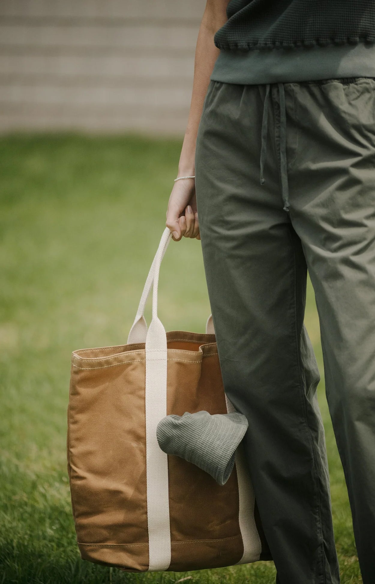 Field Utility Wax Tote
