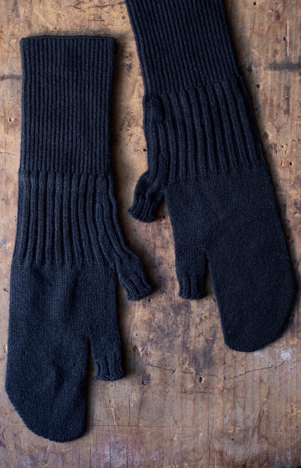 Black Knit Gloves
