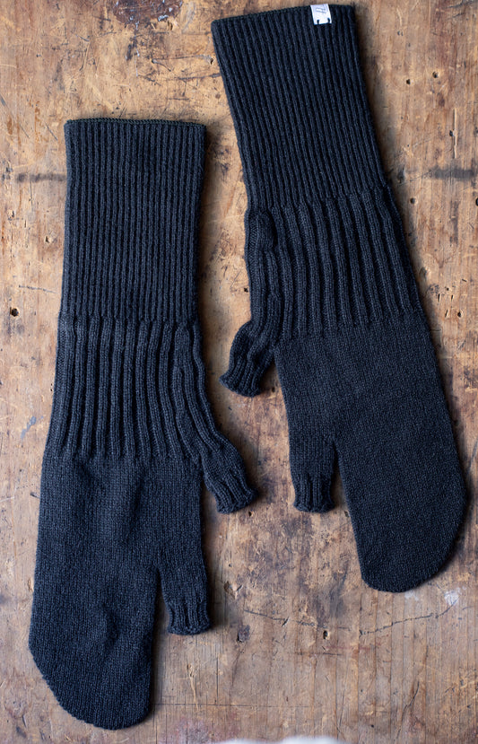 Black Knit Gloves