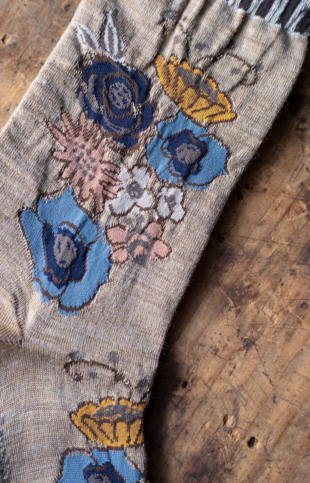 Beige Flora Socks