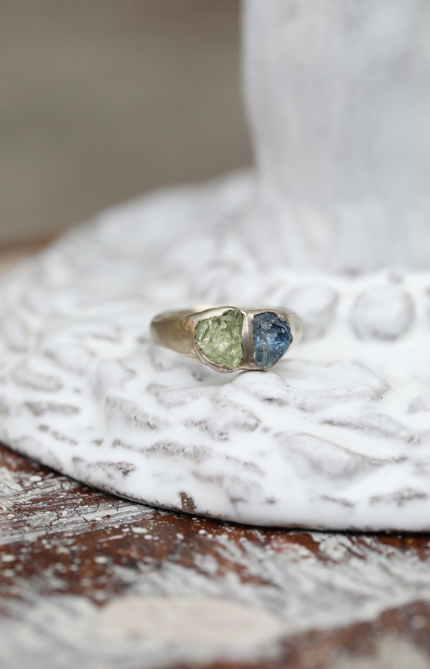White Gold Umba Sapphire Ring