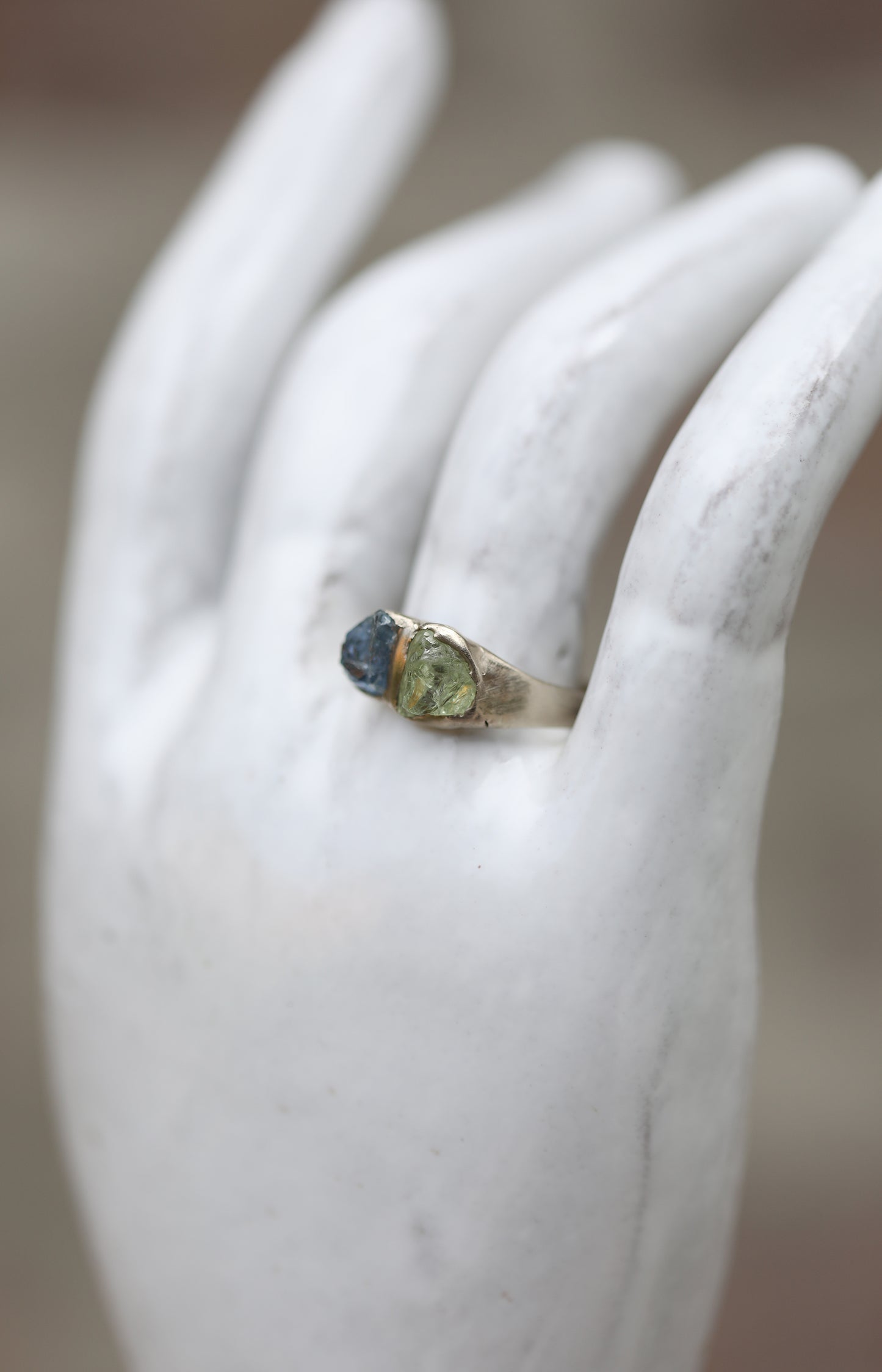 White Gold Umba Sapphire Ring