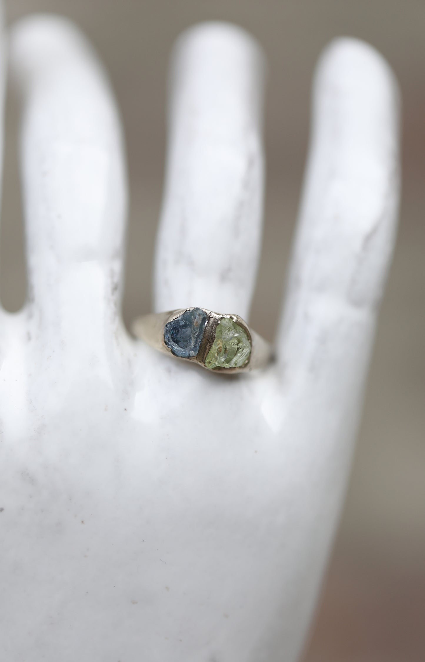 White Gold Umba Sapphire Ring