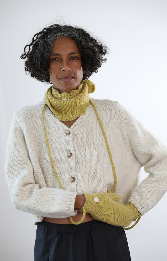 Yellow Presina Mittens